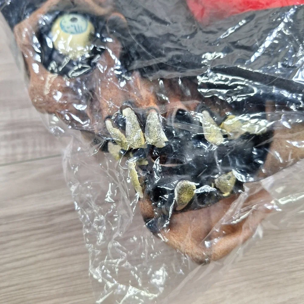 2006 Mario Chiodo Studios Halloween Mask Skull Skeleton ( Top HAT Skull) ( NEW )